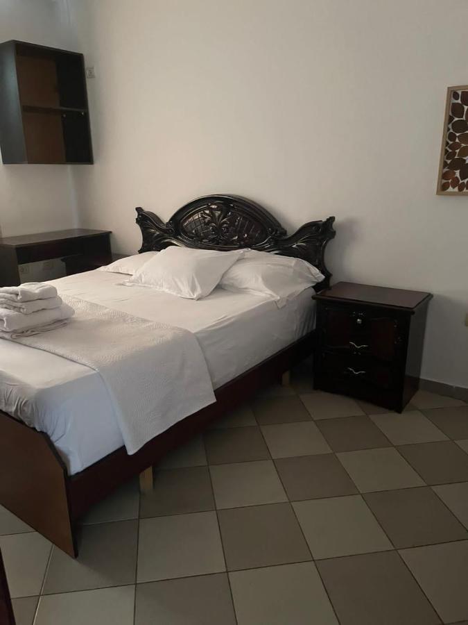 Hotel Piemonte Tirana Exteriör bild
