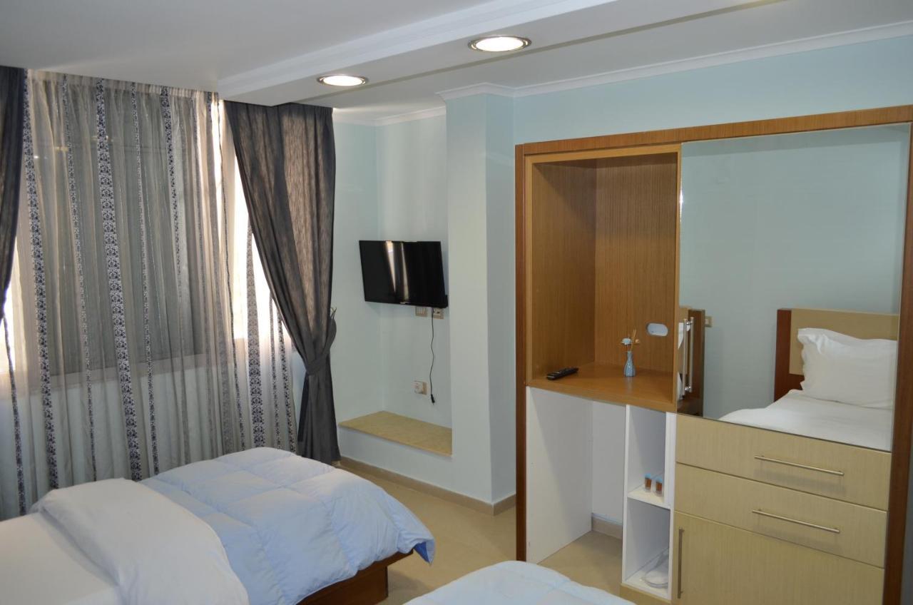 Hotel Piemonte Tirana Exteriör bild