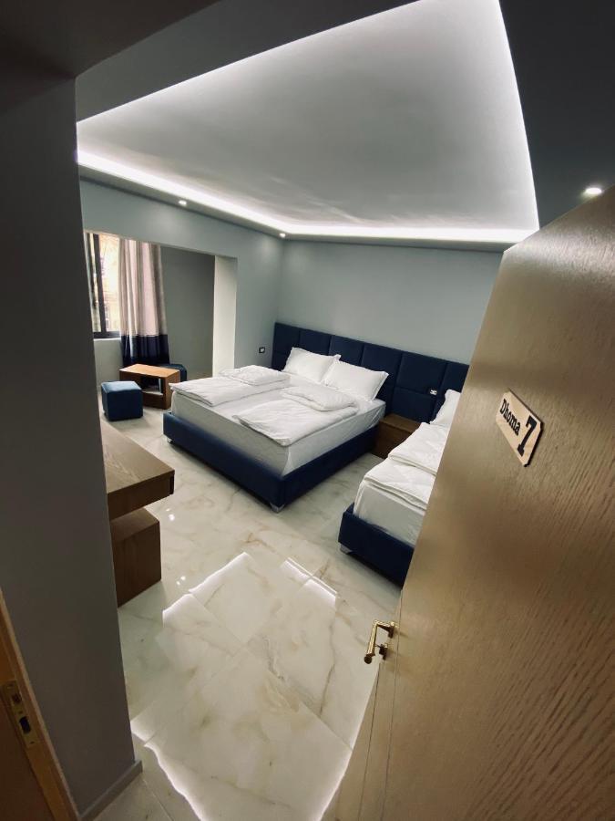 Hotel Piemonte Tirana Exteriör bild